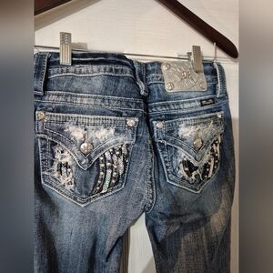 Women's Miss Me Blue Jeans with Embellished Pockets Sz 26